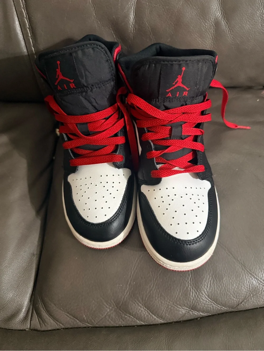 Nike Jordan 1 Mid in Black, White & Red size 6 youth
